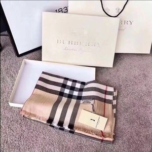 NEW BURBERRY SCARF BEIGE CASHMERE- New